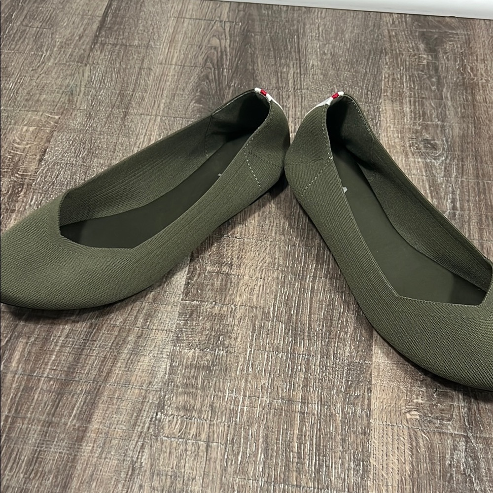 MIA Olive Green Flats - Picture 3 of 3